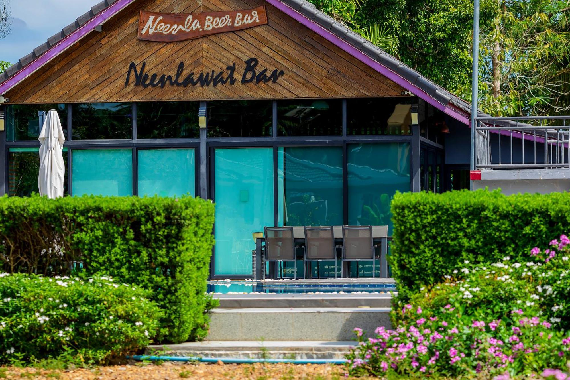 Neenlawat Riverside Сураттхани Экстерьер фото